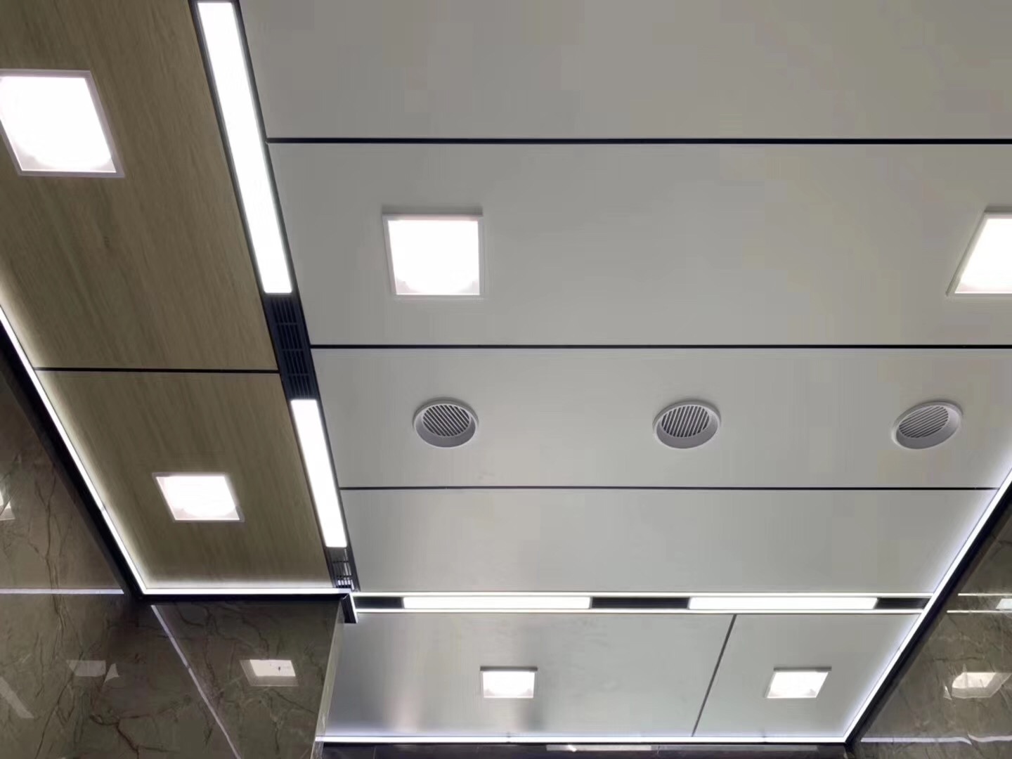 铝蜂窝板在火车站中的应用效果（铝蜂窝板在火车站的装饰中取得效果怎么样）